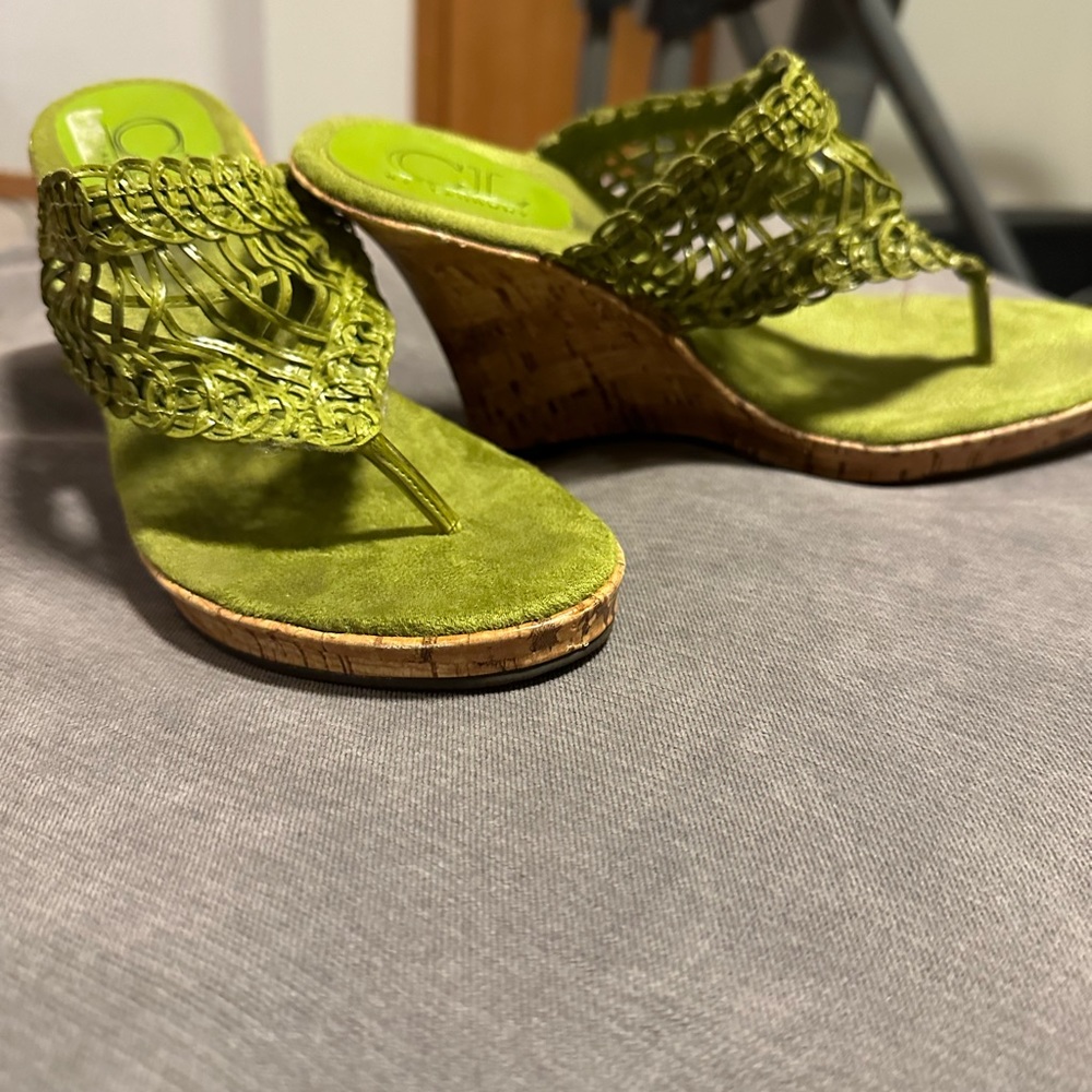 CL by Chinese Laundry Boho Braided thong sandal Cork Platform Wedges pea green 8